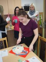 7. Krájení dortu jeho autorkou