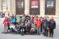 11 - Před muzeem na Maria - Theresien - Platz