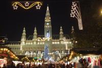 16 Vánoční trhy před vídeňskou radnicí